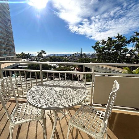 Ilikai Apt 308 - Spacious Studio With Stunning Ocean & Harbor Views Honolulu Exteriör bild